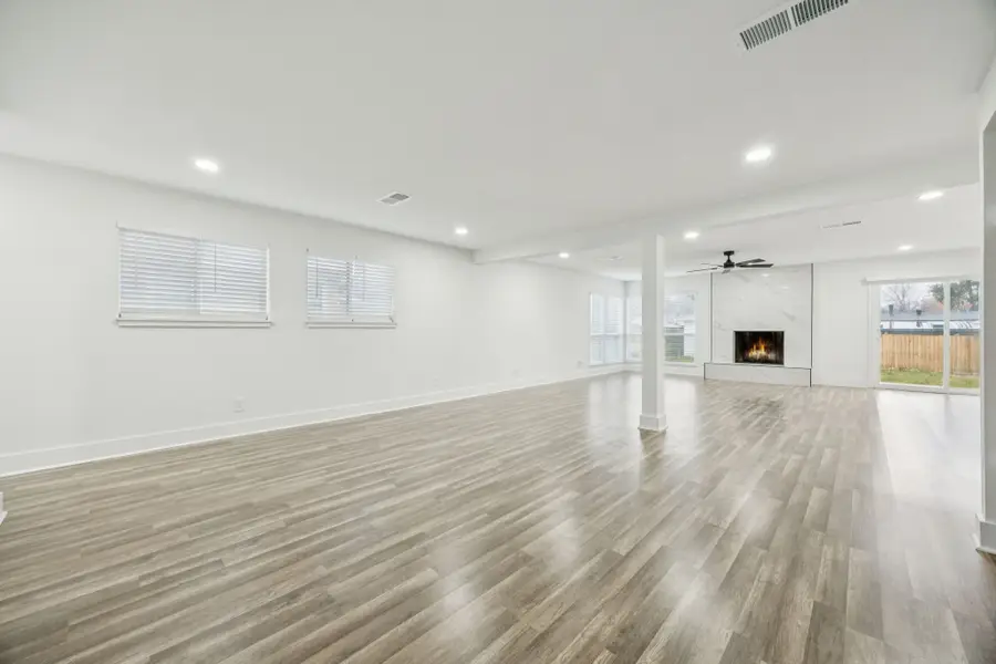 2800 Sadler Avenue, Fort Worth, TX 76133 - Image #2