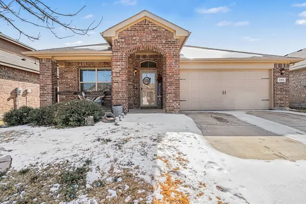 605 River Rock Drive, Azle, TX 76020