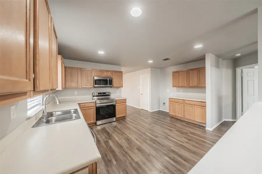 900 Grant Street, Burleson, TX 76028 - #3