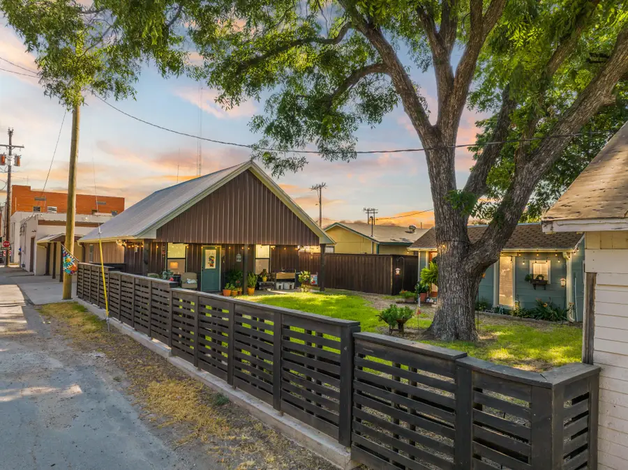 116 E Gould Street, Hillsboro, TX 76645 - #2