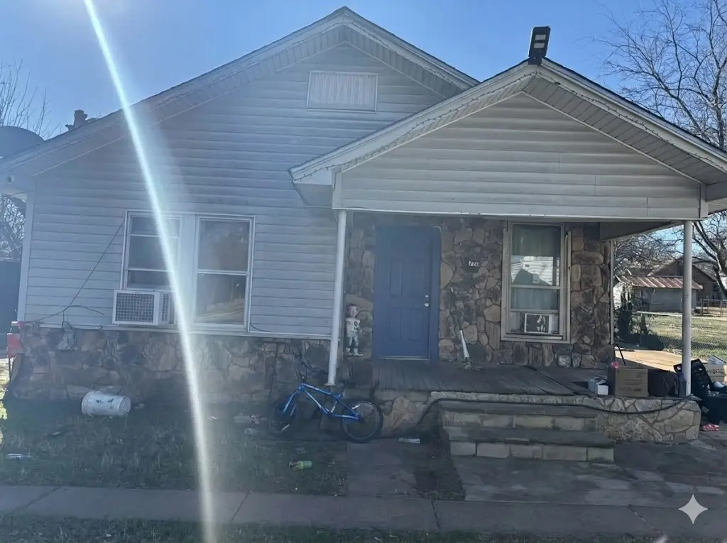 710 Shawnee Street, Graham, TX 76450 - #1