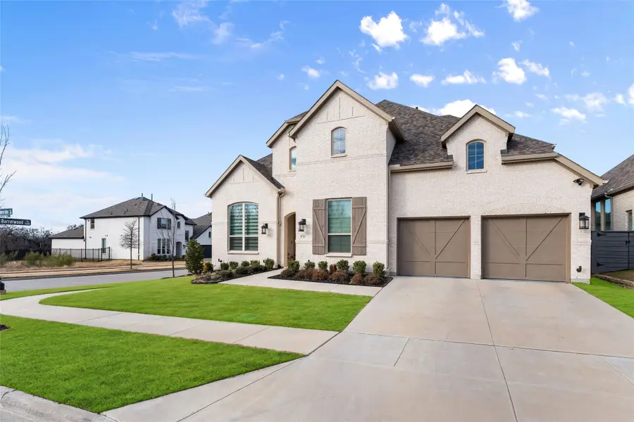401 Sunnyridge Lane, Little Elm, TX 76227 - Image #2