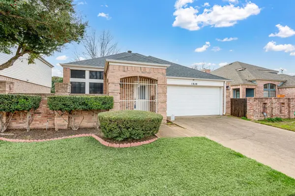 1828 Realistic Court, Bedford, TX 76021