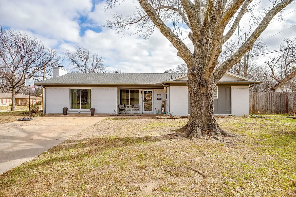 301 Lena Lane, Burleson, TX 76028 - #1