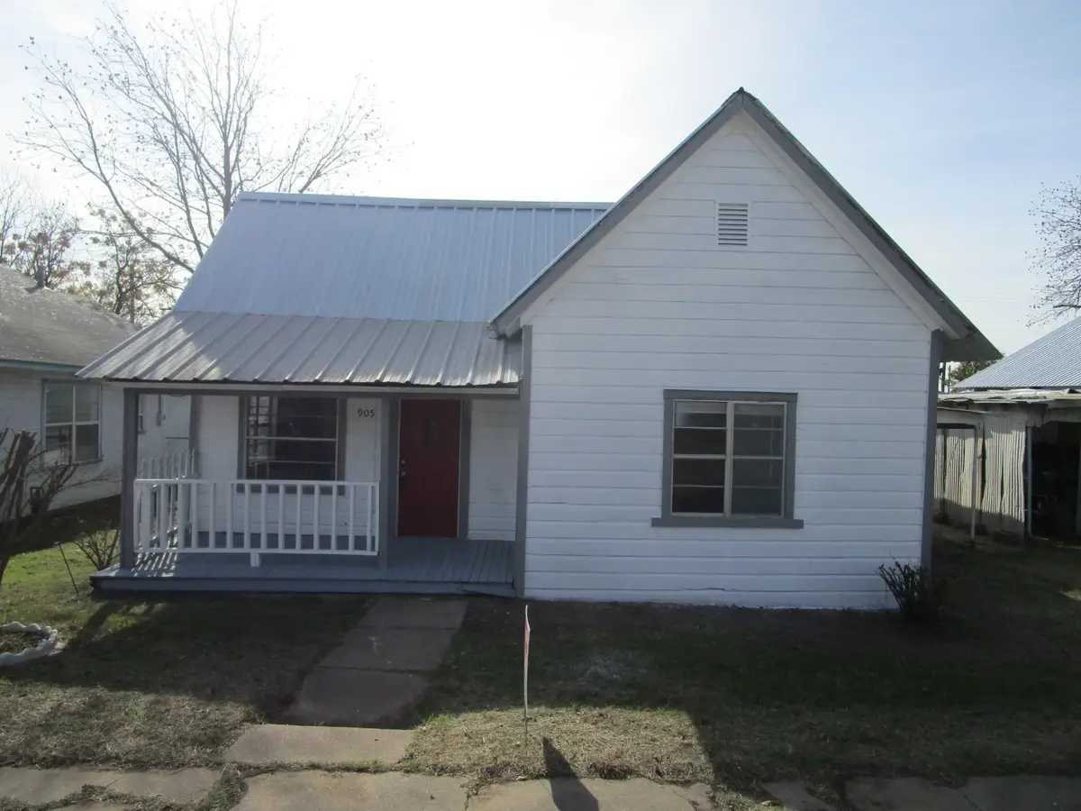 905 Wallis Avenue, Santa Anna, TX 76878 - #1