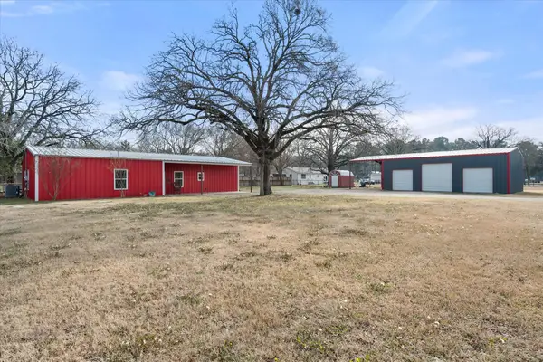330 Southern Oaks Drive, Streetman, TX 75859