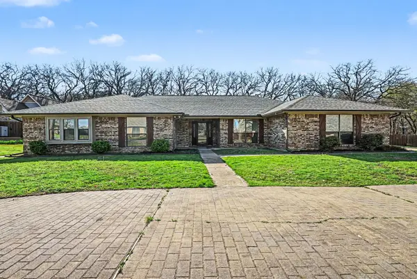 2210 Highlake Drive, Weatherford, TX 76087