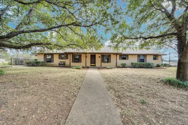 100 Delmore Drive, Hillsboro, TX 76645