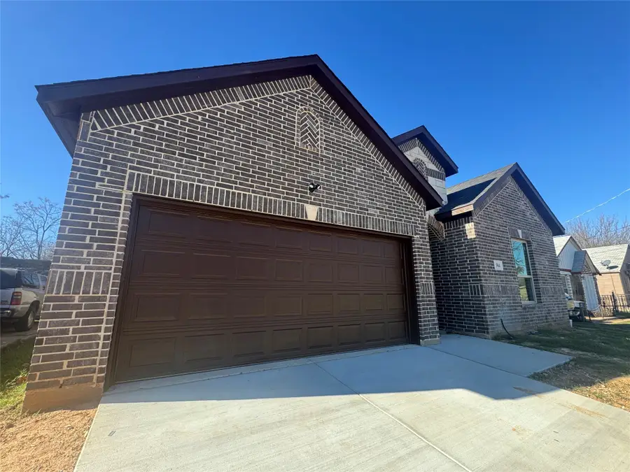 504 Paradise Street, Fort Worth, TX 76111 - Image #2