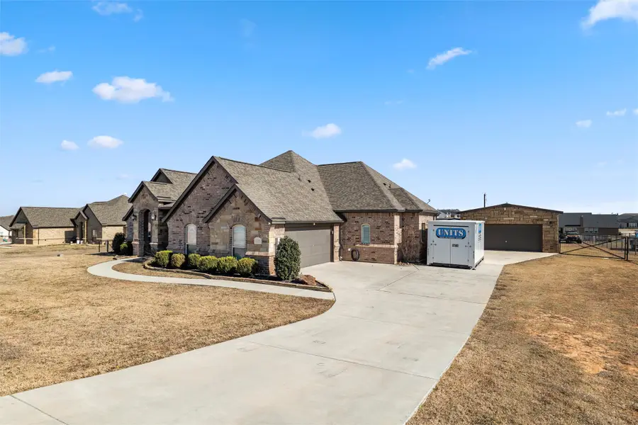 121 Bluff Ridge Court, Paradise, TX 76073 - #2
