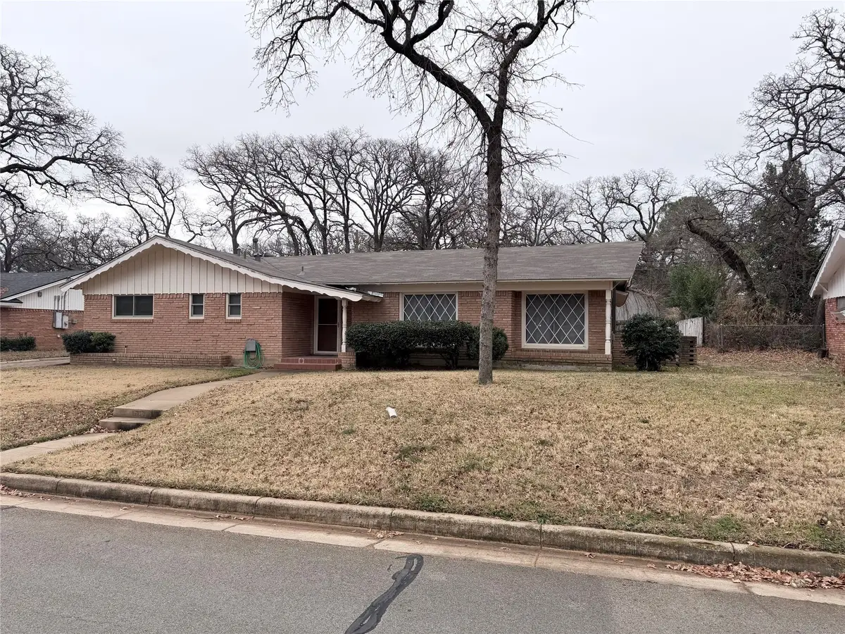 7120 Jewell Avenue, Fort Worth, TX 76112 - Image #1
