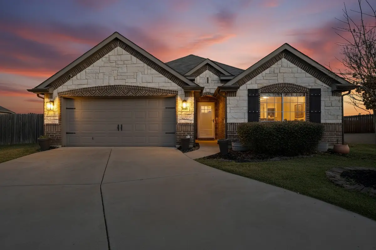 10329 Kingspoint Boulevard, Fort Worth, TX 76140 - #1