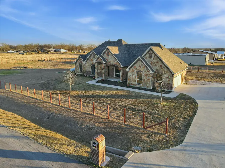 25275 Williams Drive, Justin, TX 76247 - Image #3