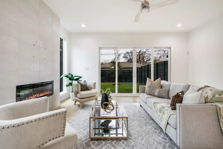 807 S Glasgow Drive, Dallas, TX 75223 - Image #2