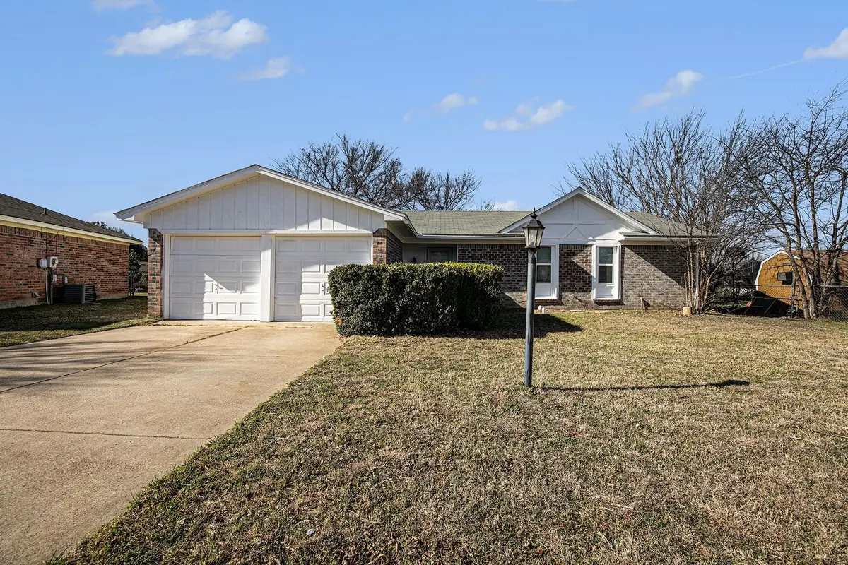 125 Roundtree Drive, Crowley, TX 76036 - Image #1