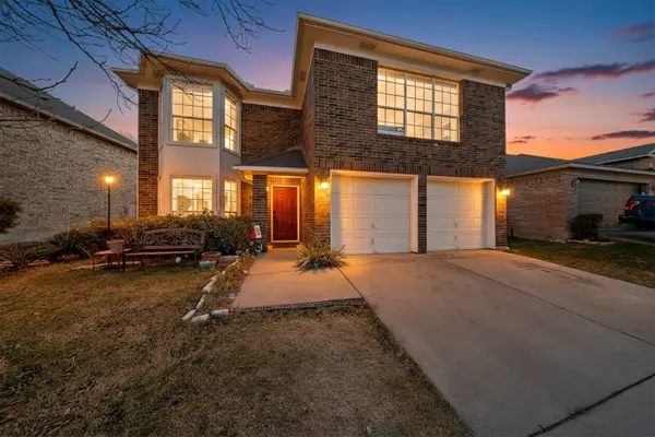 1113 Highland Station Drive, Saginaw, TX 76131