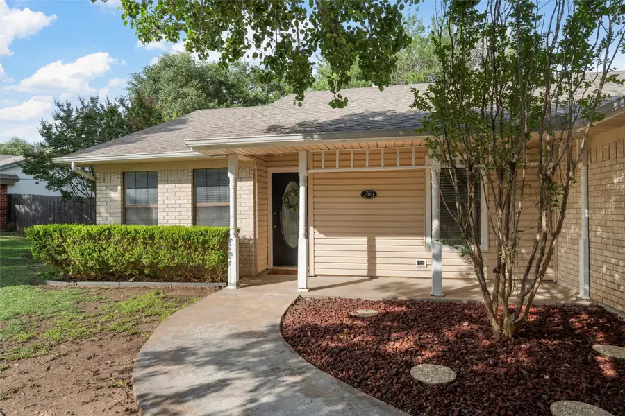 1010 December Drive, Hewitt, TX 76643 - #2