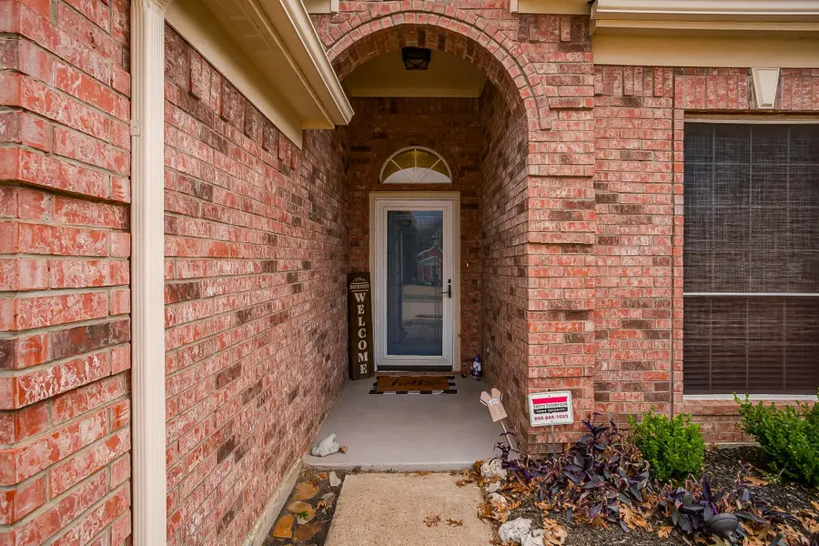 5704 Rockport Lane, Haltom City, TX 76137 - Image #2