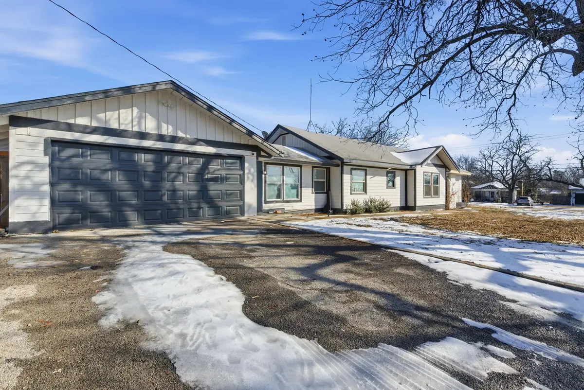 1317 4th Street, Graham, TX 76450 - #1