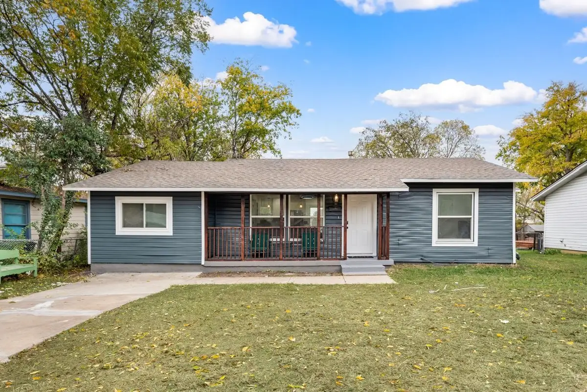 615 Circle Drive, Arlington, TX 76010 - Image #1