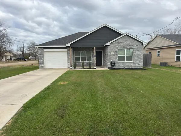 201 E 6th Street, McGregor, TX 76657