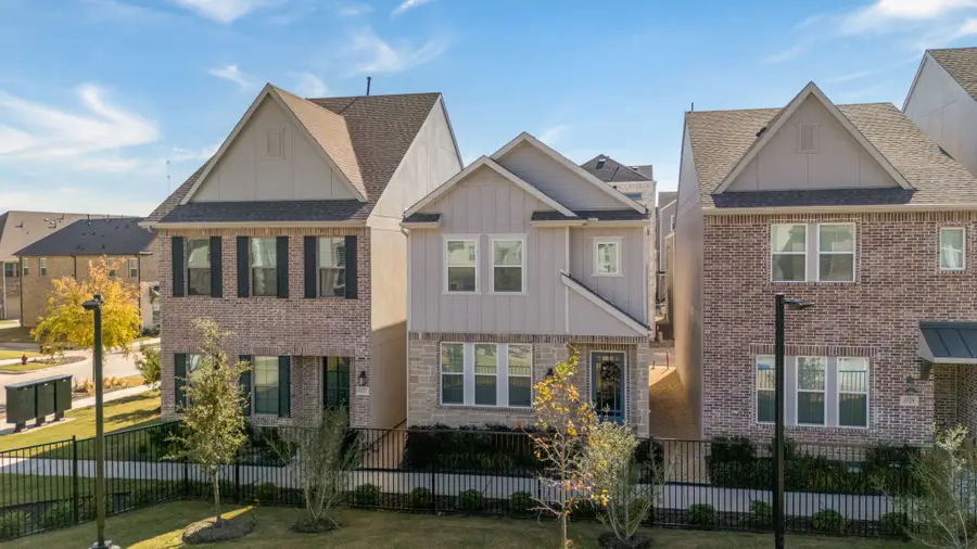 4325 Henderson Avenue, North Richland Hills, TX 76180 - Image #2