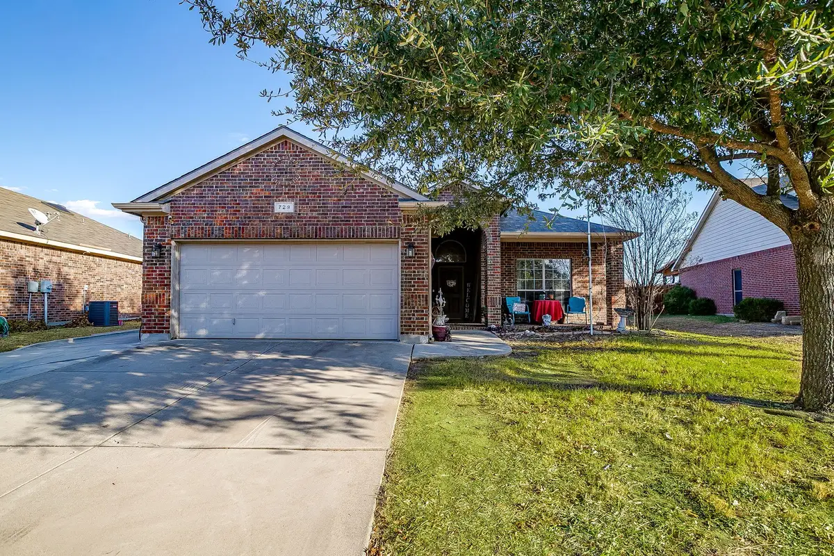 729 W Bend Boulevard, Burleson, TX 76028 - Image #1