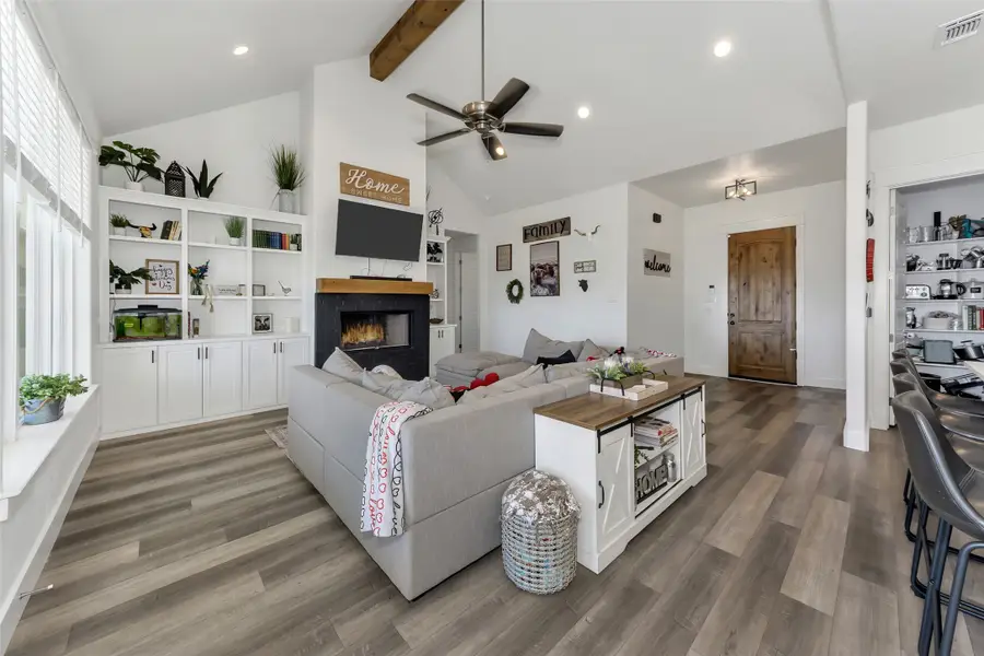 1040 Agnes N, Springtown, TX 76082 - Image #3