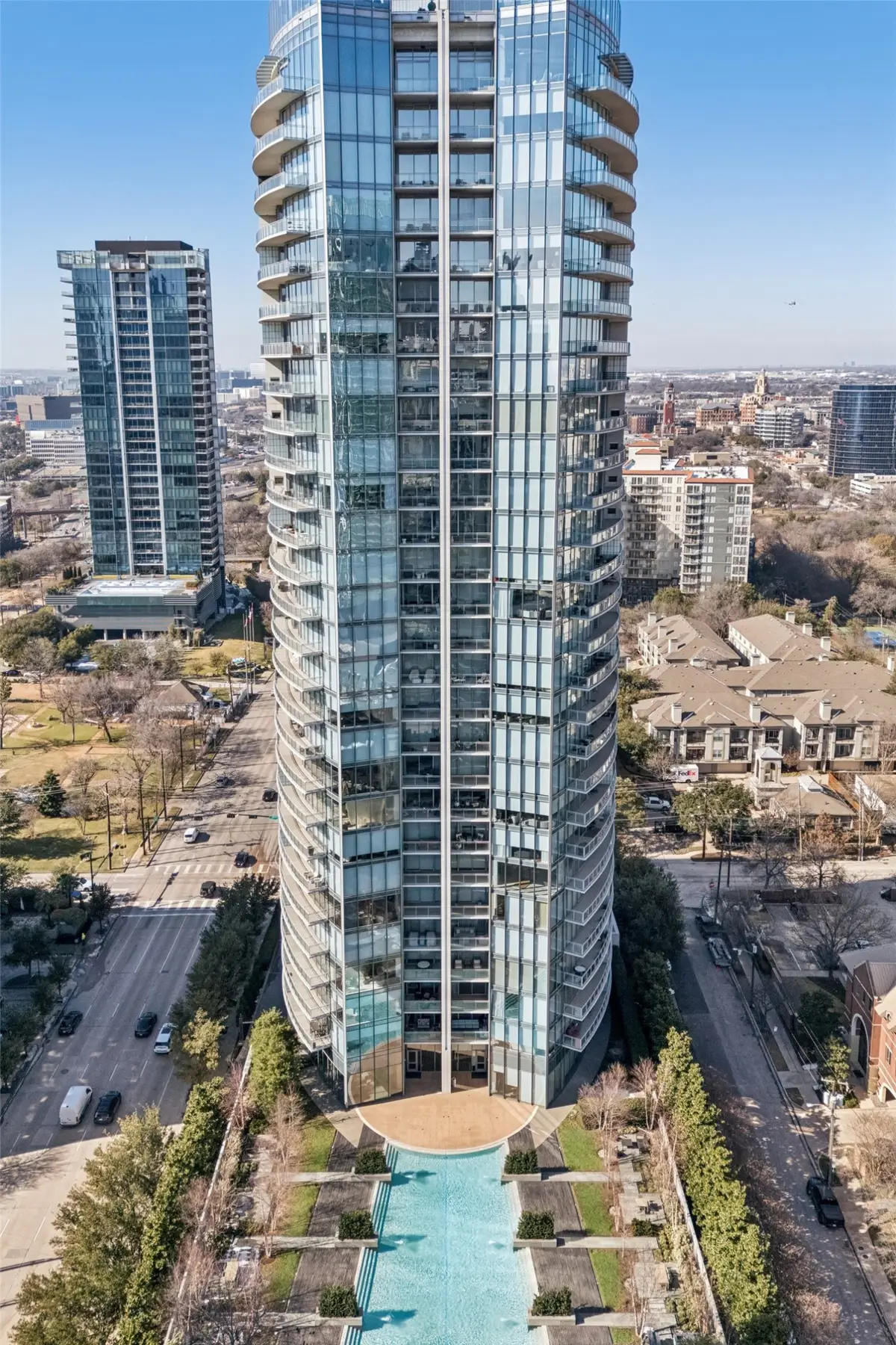 2900 Mckinnon Street #303, Dallas, TX 75201 - Image #1
