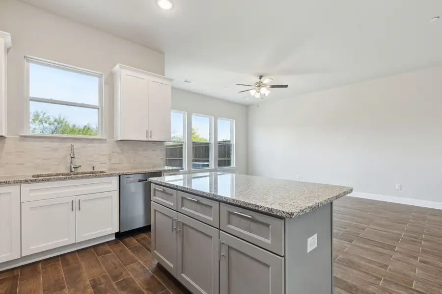 548 Hutchinson Lane, Lewisville, TX 75077 - #3