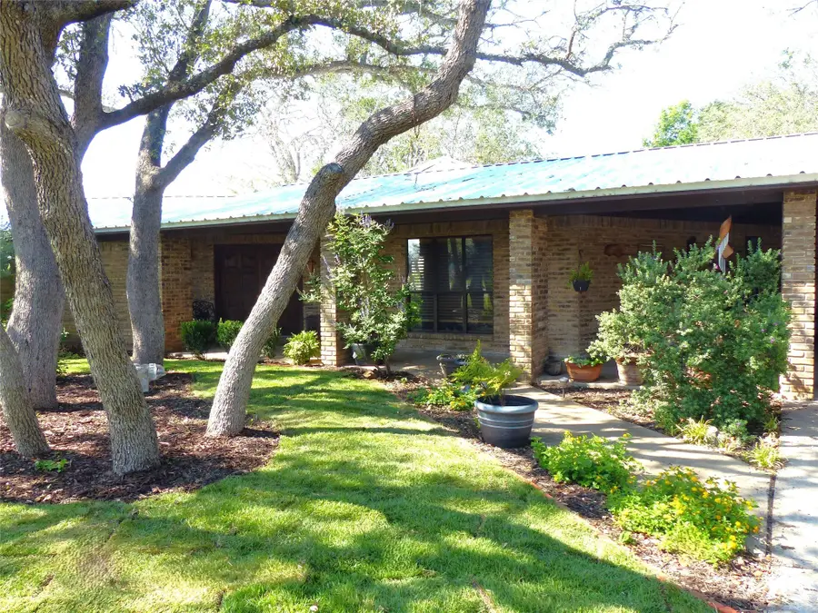 135 Lakeview, Brady, TX 76825 - #3