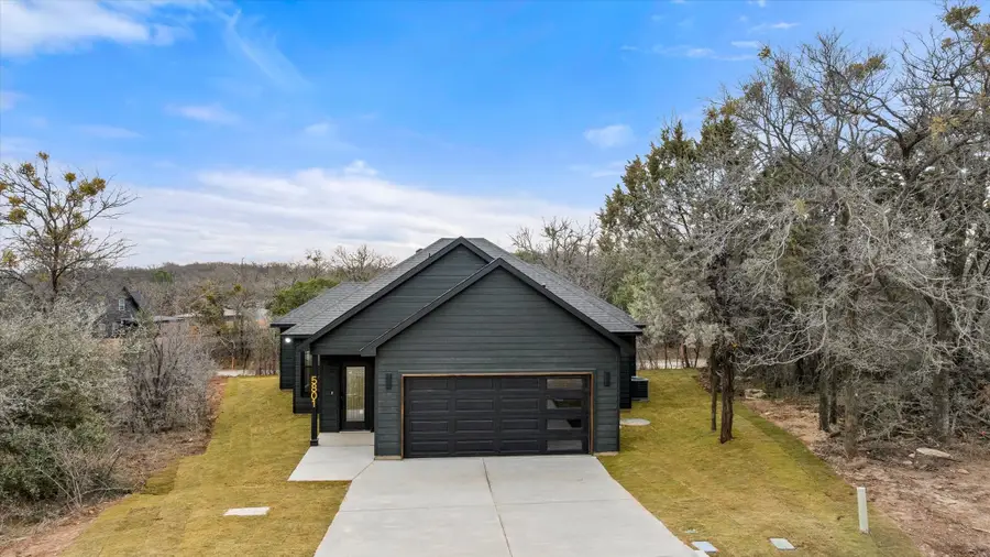 5801 Barkridge Drive, Granbury, TX 76048 - Image #2