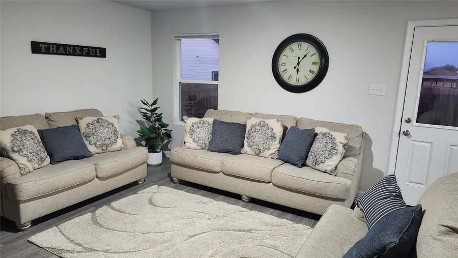 105 Bluebonnet Way, Granbury, TX 76048 - Image #2