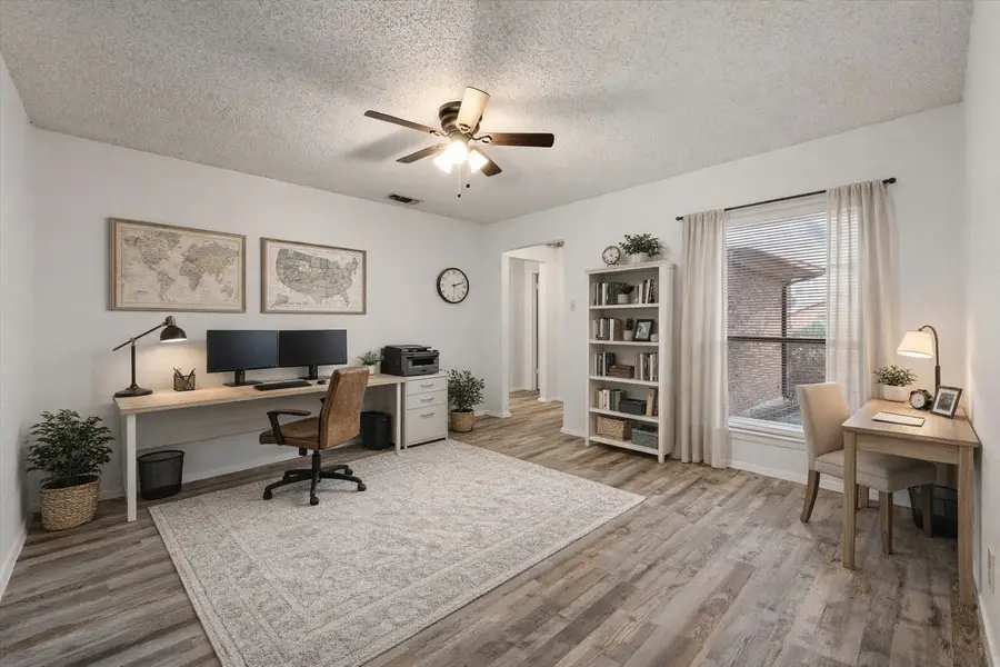 2305 Gilbert Circle, Arlington, TX 76010 - Image #3