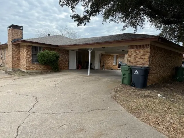 2725 Petersburg Drive, Arlington, TX 76014 - Image #1