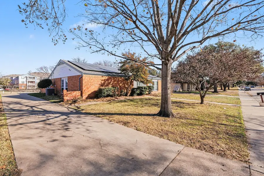1525 Juniper Lane, Lewisville, TX 75077 - Image #3