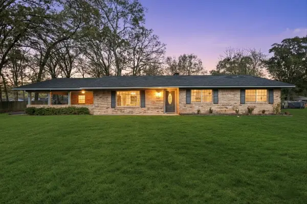 2005 Happy, Mt Pleasant, TX 75455