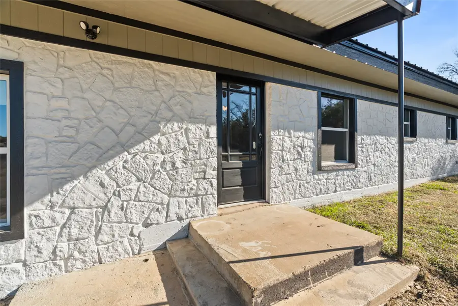 170 High Ridge Drive, Azle, TX 76020 - Image #2