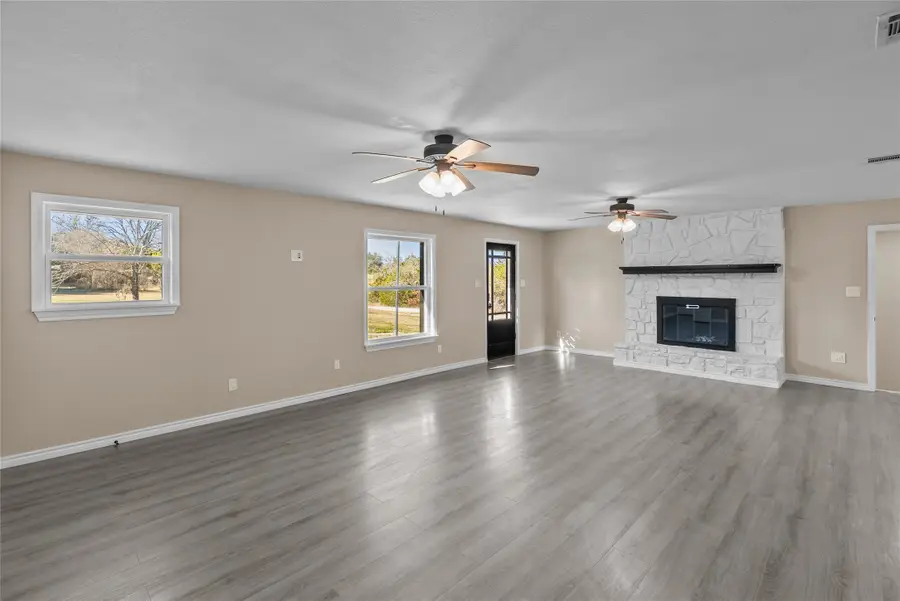 170 High Ridge Drive, Azle, TX 76020 - Image #3