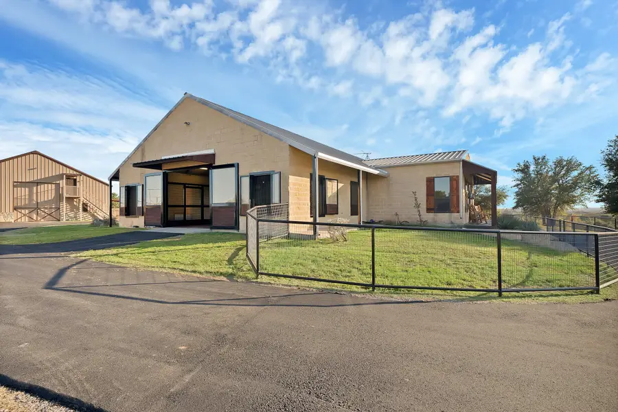 221 Silver Spur, Weatherford, TX 76087 - Image #3