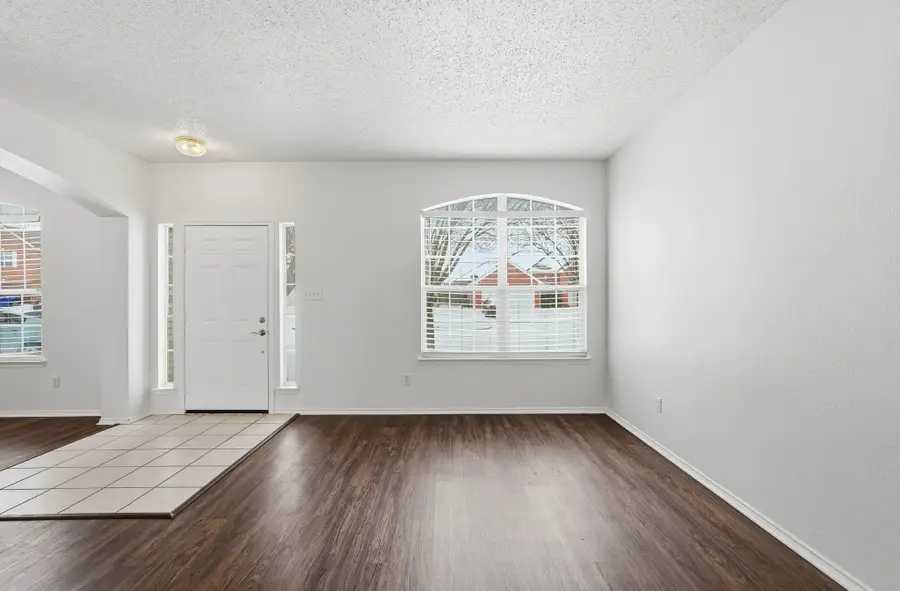 2462 Lost Mesa, Grand Prairie, TX 75052 - Image #2