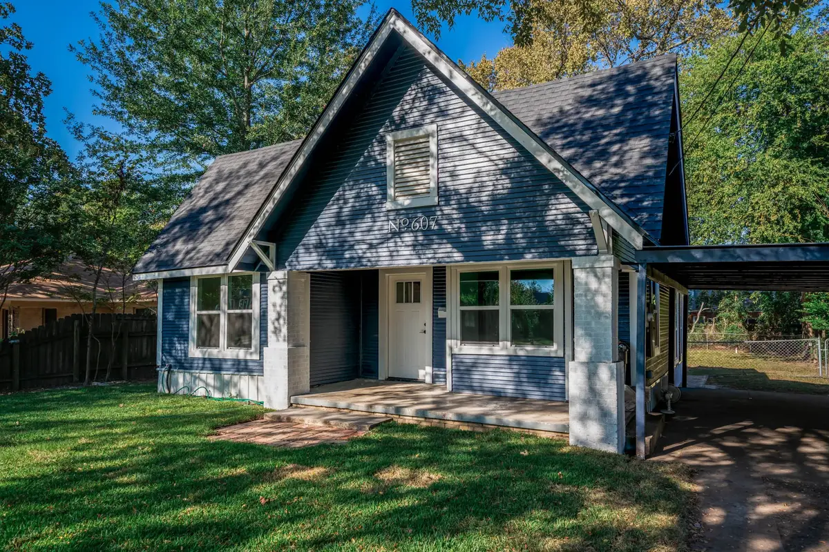 607 N Pacific Street, Mineola, TX 75773 - #1