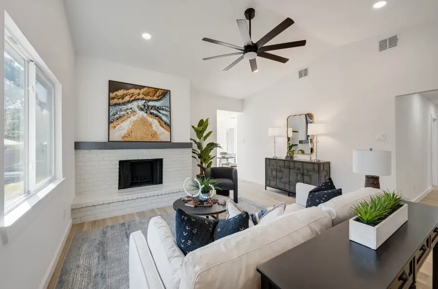 916 Harvest Glen Drive, Plano, TX 75023 - Image #3