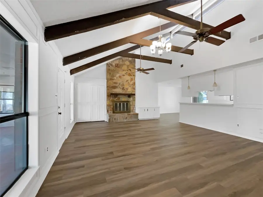 2107 Wilson Drive, Arlington, TX 76011 - Image #3