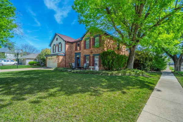 4424 Newberry Street, Grand Prairie, TX 75052