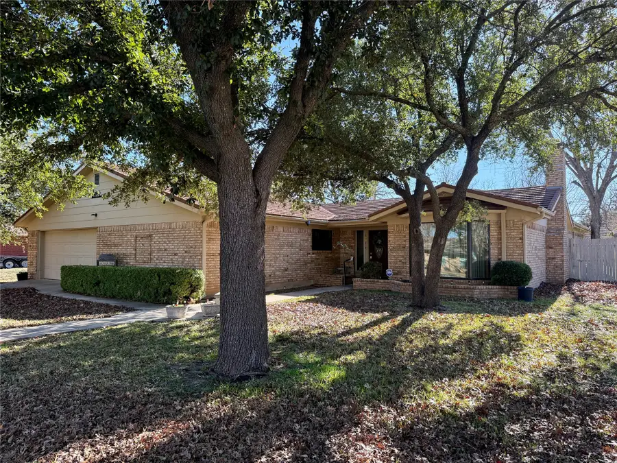 1401 W Hill Lane, Coleman, TX 76834 - #2