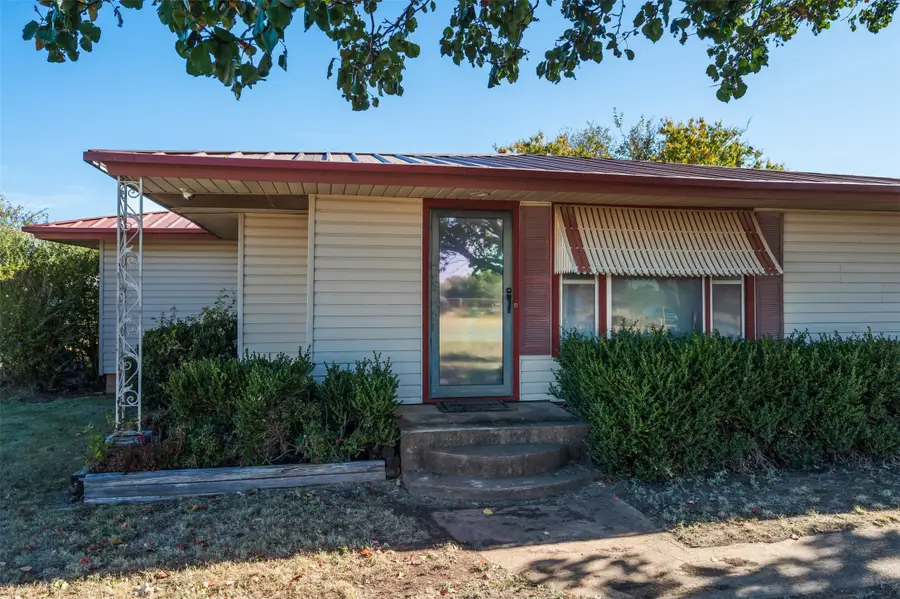 400 S Bailey Street, Electra, TX 76360 - #2