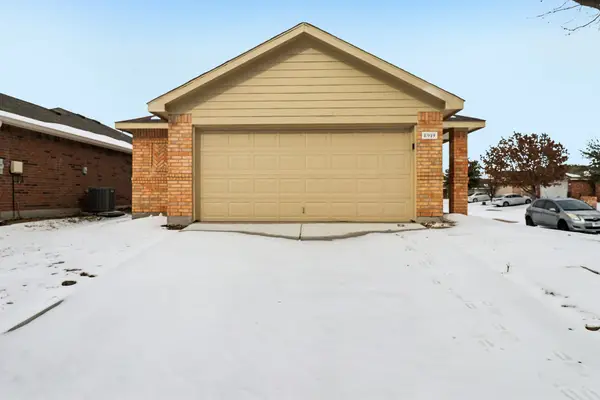 8919 Valley River Drive, Fort Worth, TX 76244