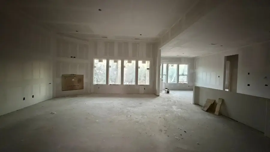 907 Perrin Lane, Van Alstyne, TX 75495 - Image #3