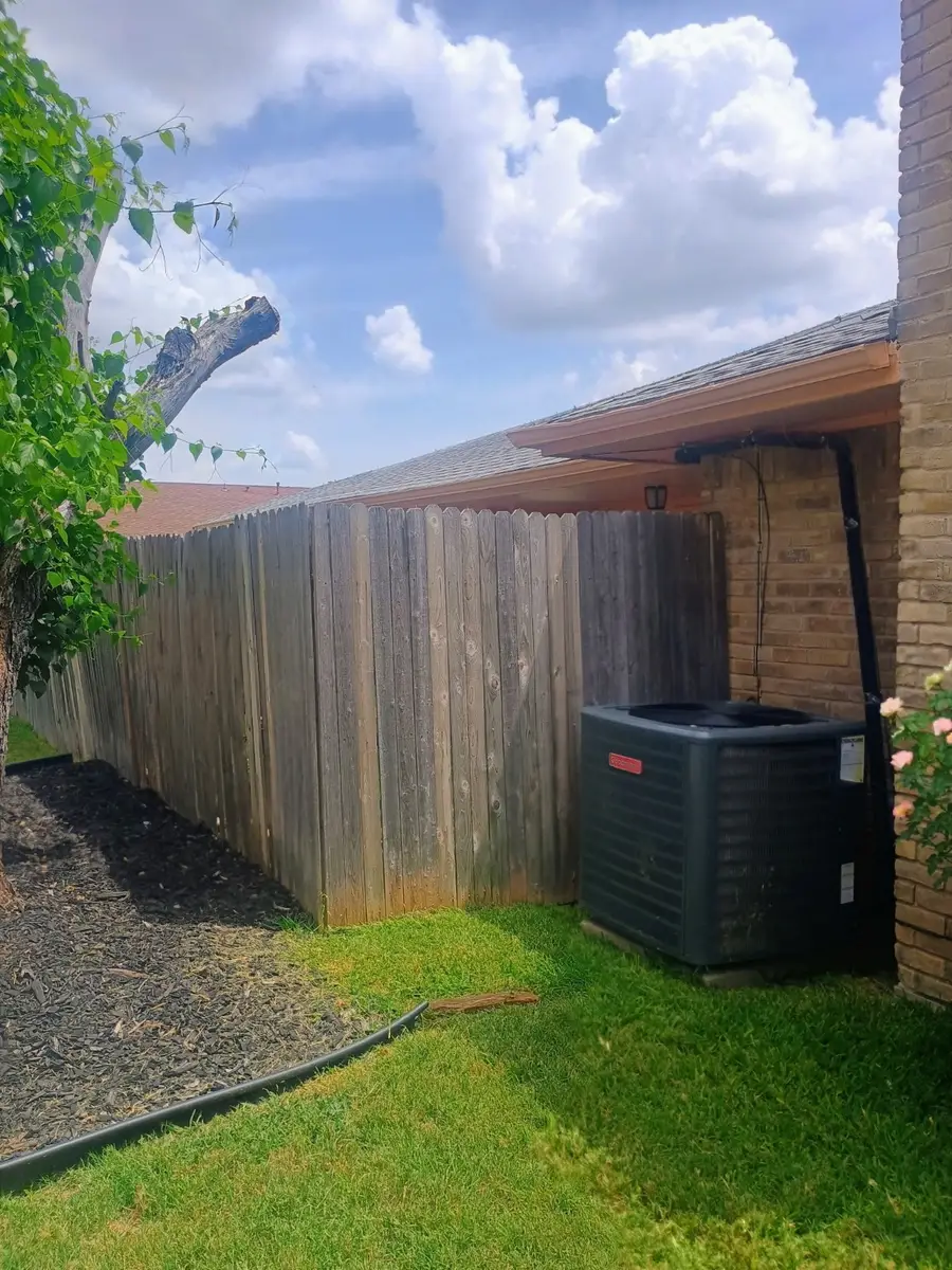 1001 Hunters Creek, Desoto, TX 75115 - Image #2